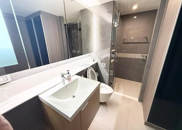 Bts Thong Lor Downtown Low-rise Large 1 Bedroom Bangkok