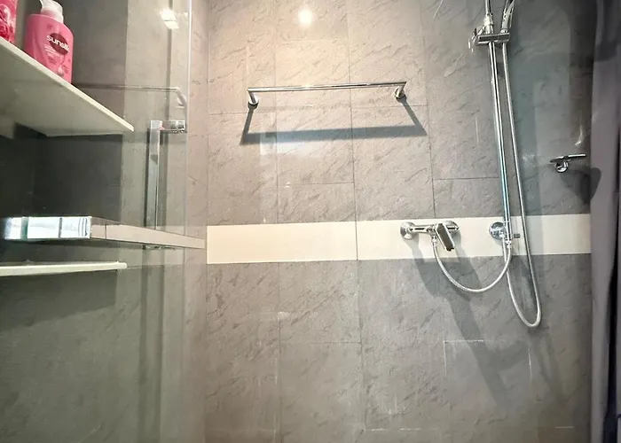 Bts Thong Lor Downtown Low-rise Large 1 Bedroom Apartment Bangkok